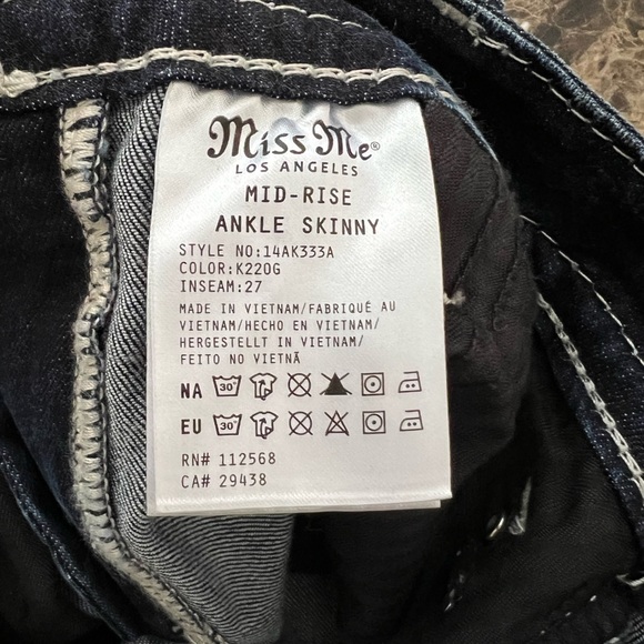 💫NWT💫 Miss Me Mid-Rise Ankle Skinny Jeans Womens Sz 26 Slim Fit Buckle - Picture 6 of 7